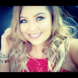 Meet your Posher, Anique